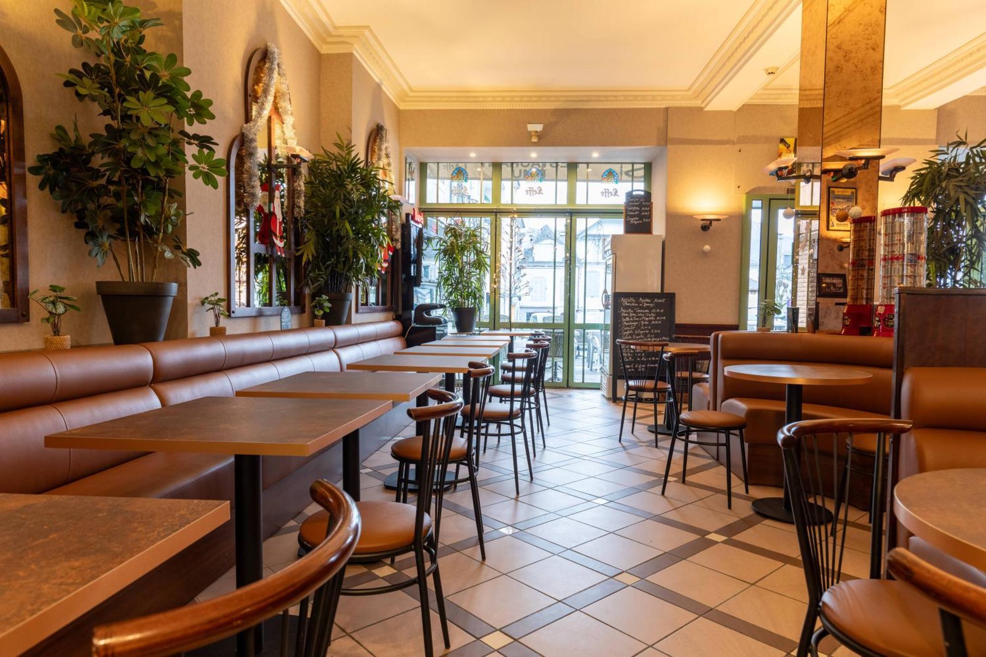 Hotel Cafe Les Fleurs Argeles-Gazost Exterior photo