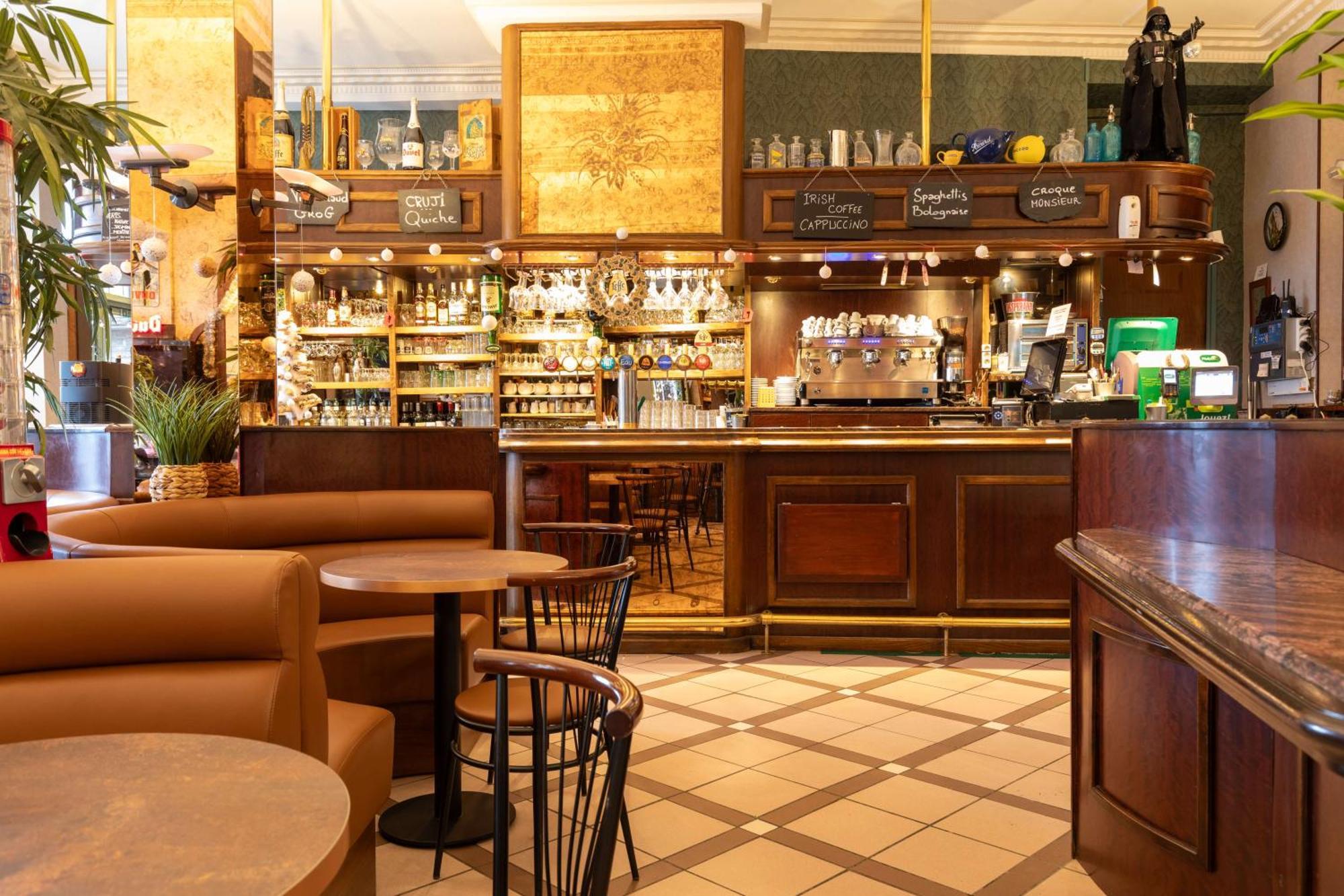 Hotel Cafe Les Fleurs Argeles-Gazost Exterior photo