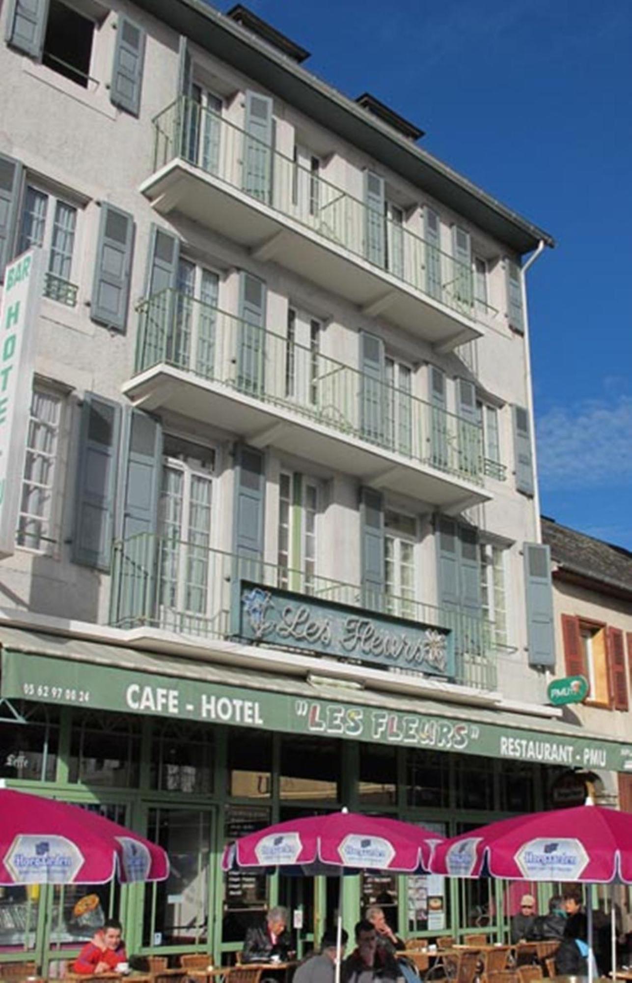 Hotel Cafe Les Fleurs Argeles-Gazost Exterior photo